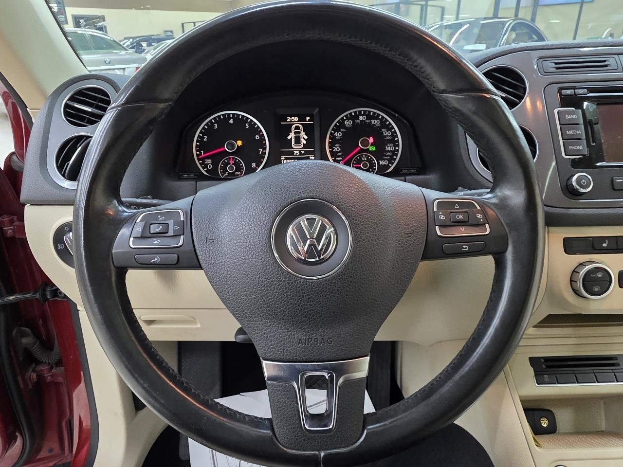 Used 2014 Volkswagen Tiguan SEL FWD image 28