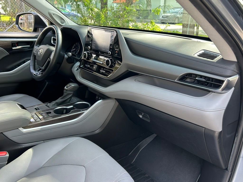 Used 2021 Toyota Highlander Limited image 36