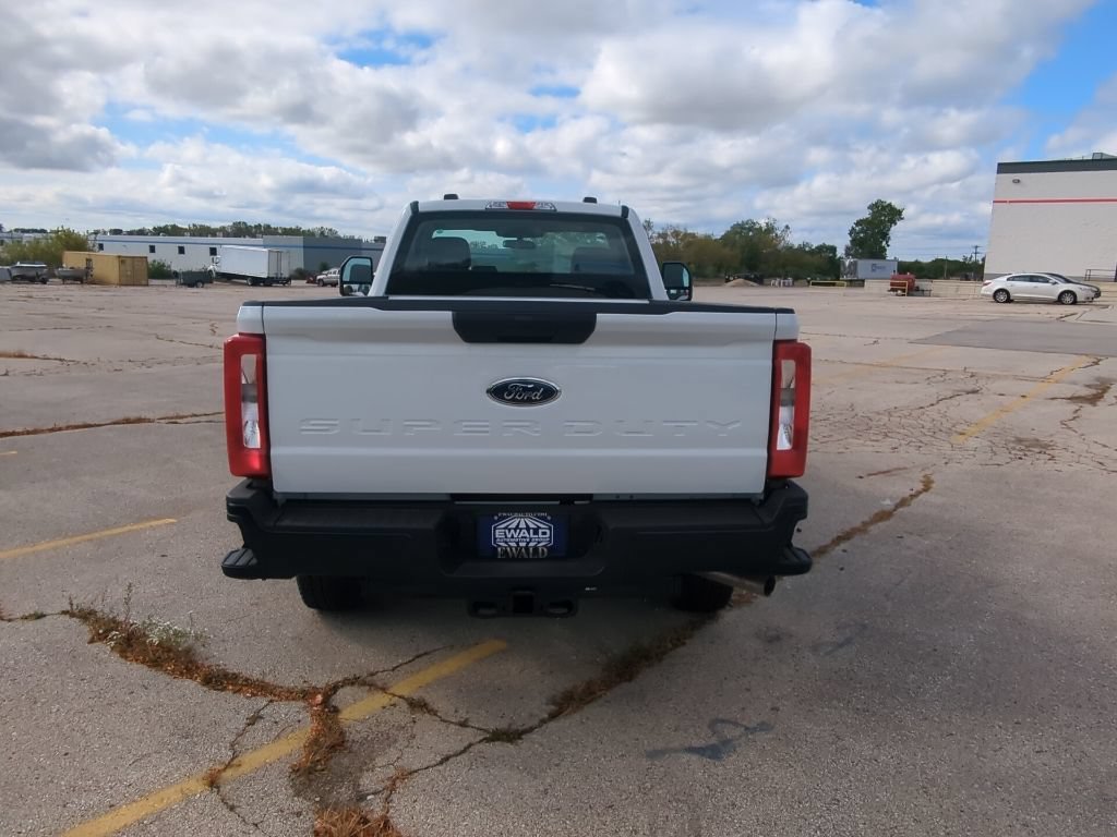 New 2025 Ford F250 XL w/ FX4 Off-Road Package AWD/4WD image 8