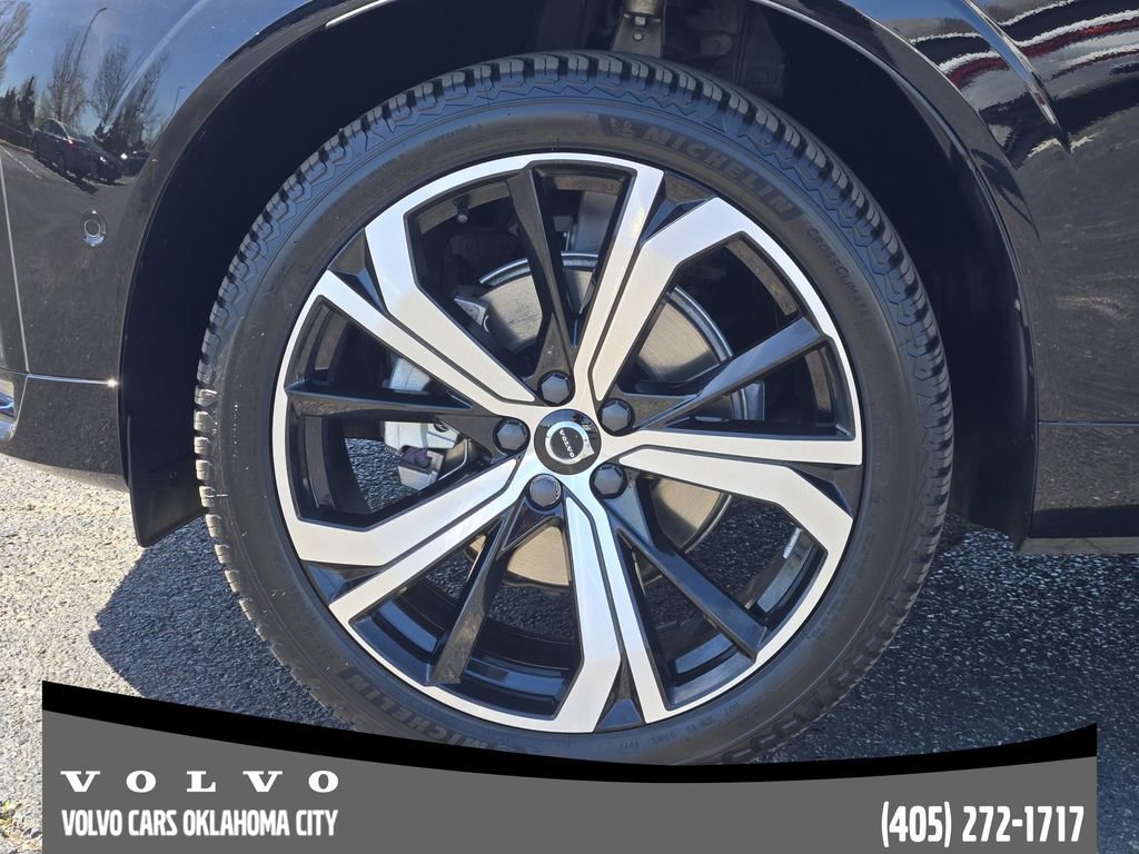 Certified 2024 Volvo XC60 B5 Ultimate w/ Protection Package Premier image 11