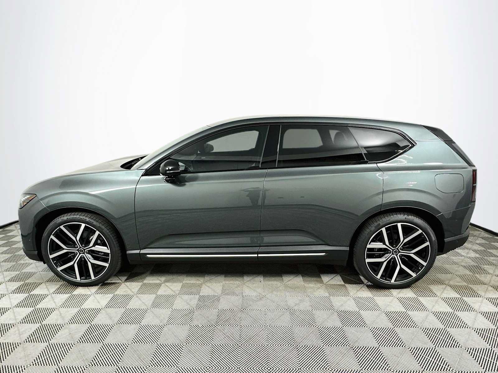 New 2027 Volvo EX60 Ultra AWD/4WD image 4