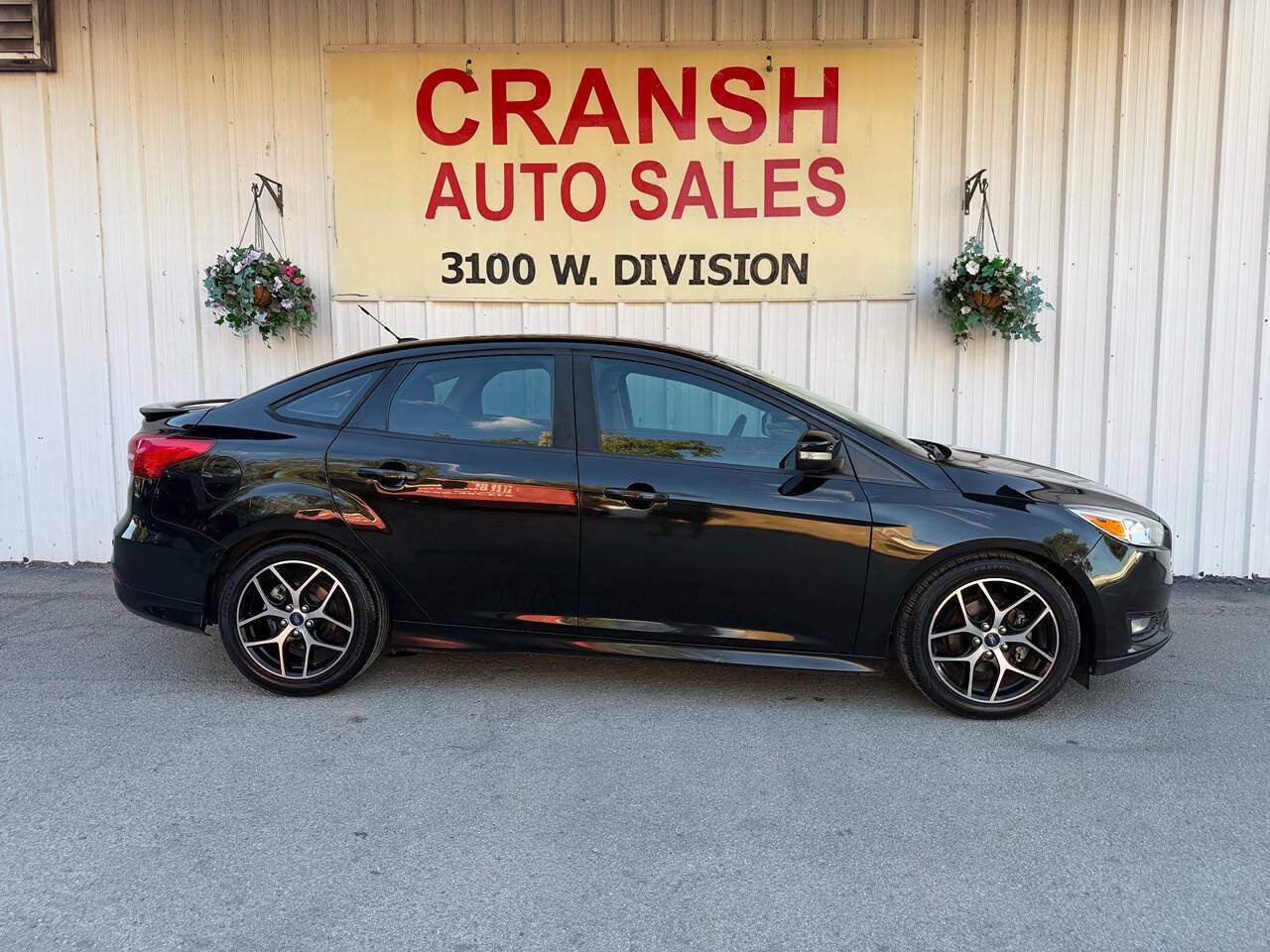 Used 2015 Ford Focus SE w/ SE Sport Package FWD image 5