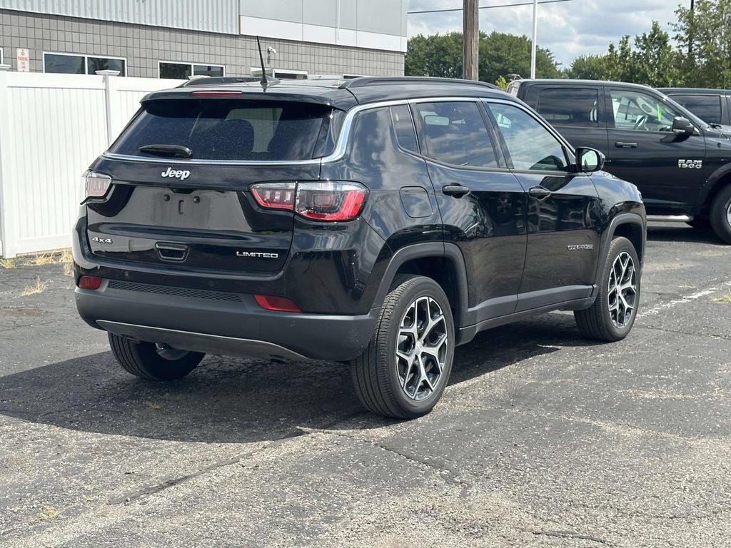 Used 2024 Jeep Compass Limited AWD/4WD image 4