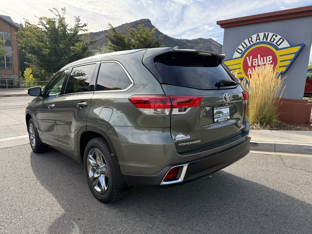 Used 2017 Toyota Highlander Limited Platinum image 12