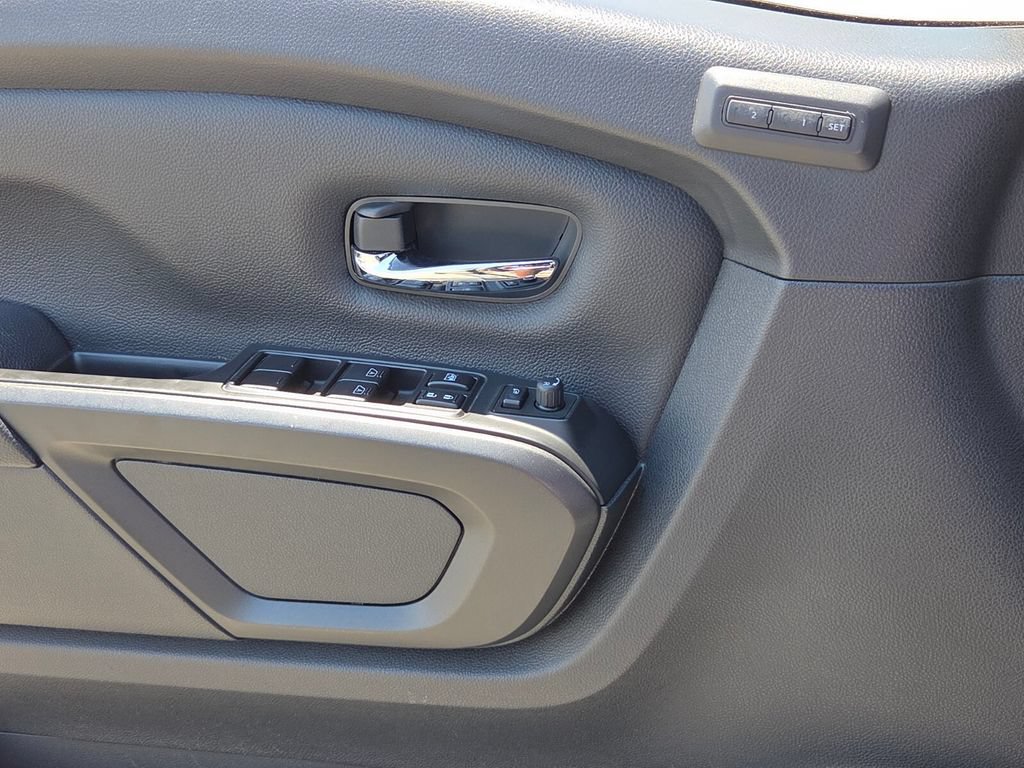Certified 2022 Nissan Titan PRO-4X w/ Pro-4x Convenience Package AWD/4WD image 27