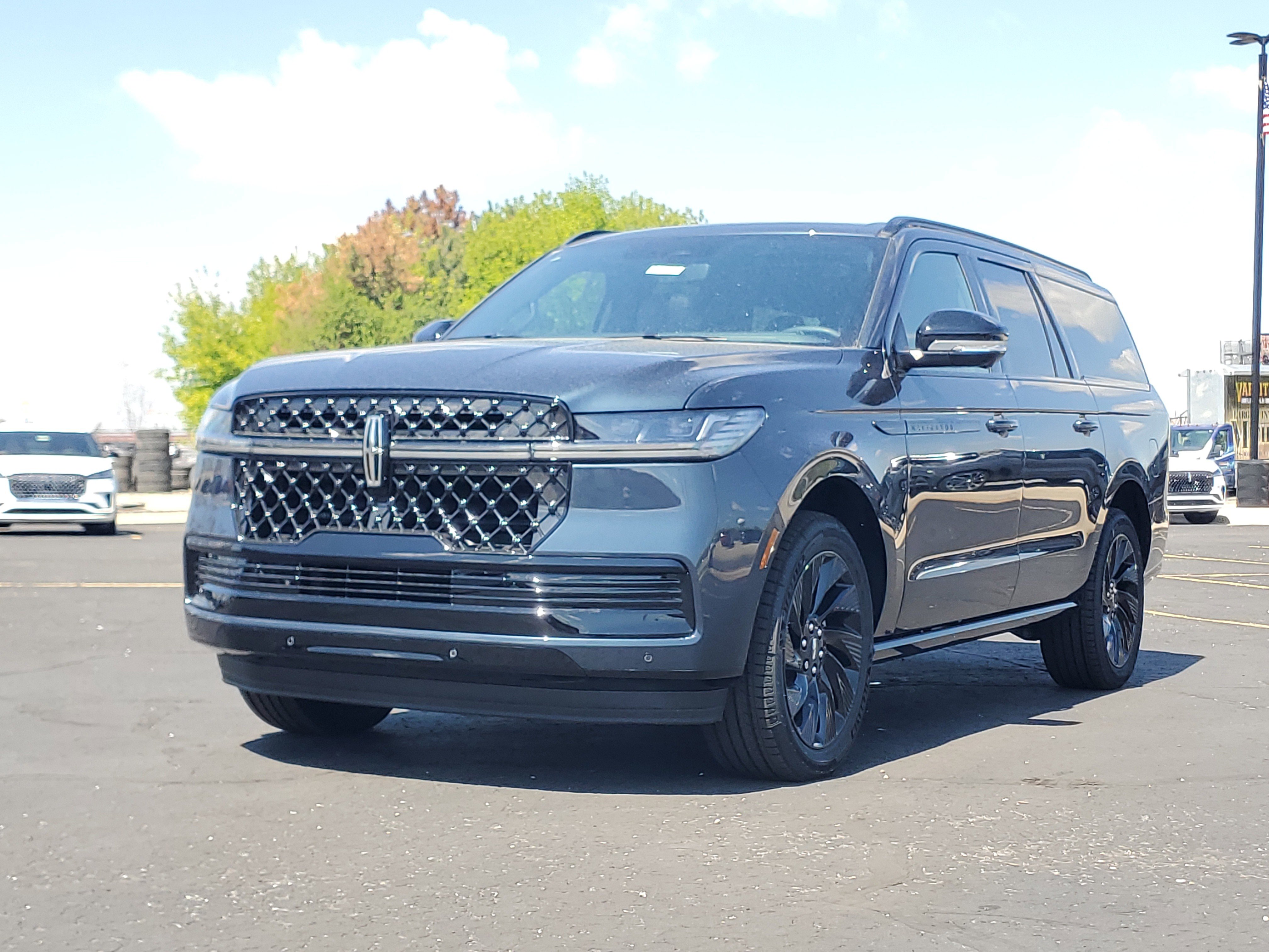 New 2026 Lincoln Navigator L Reserve AWD/4WD image 1