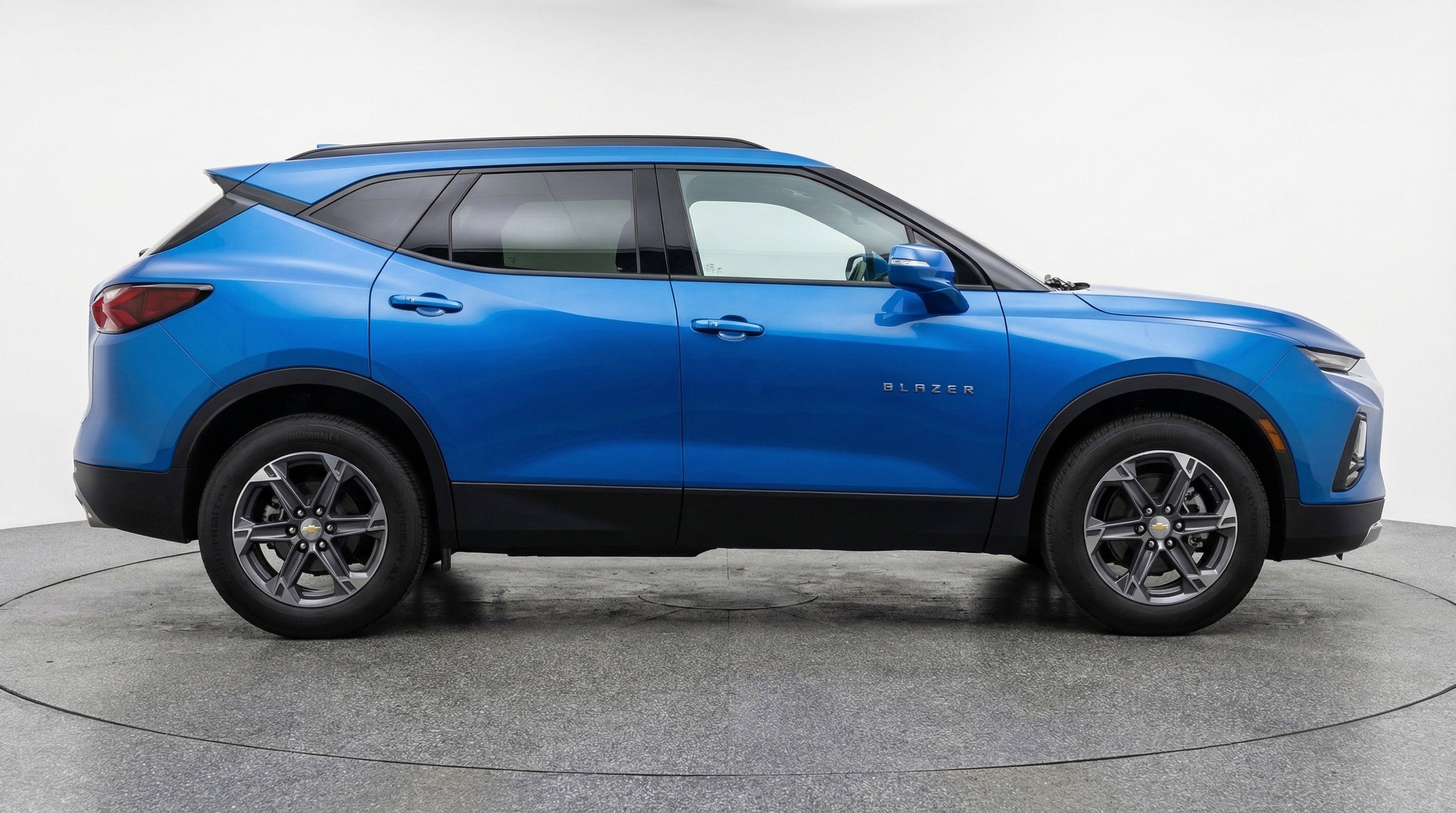 Used 2025 Chevrolet Blazer LT FWD image 11