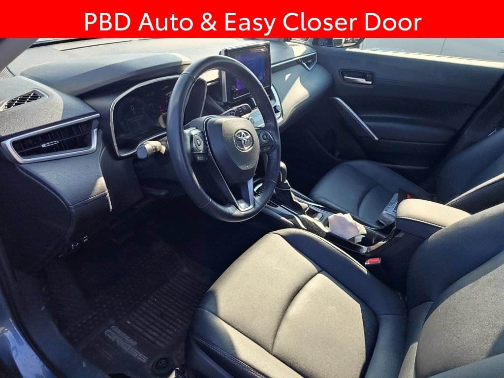 Used 2023 Toyota Corolla Cross XLE w/ Convenience Package FWD image 7