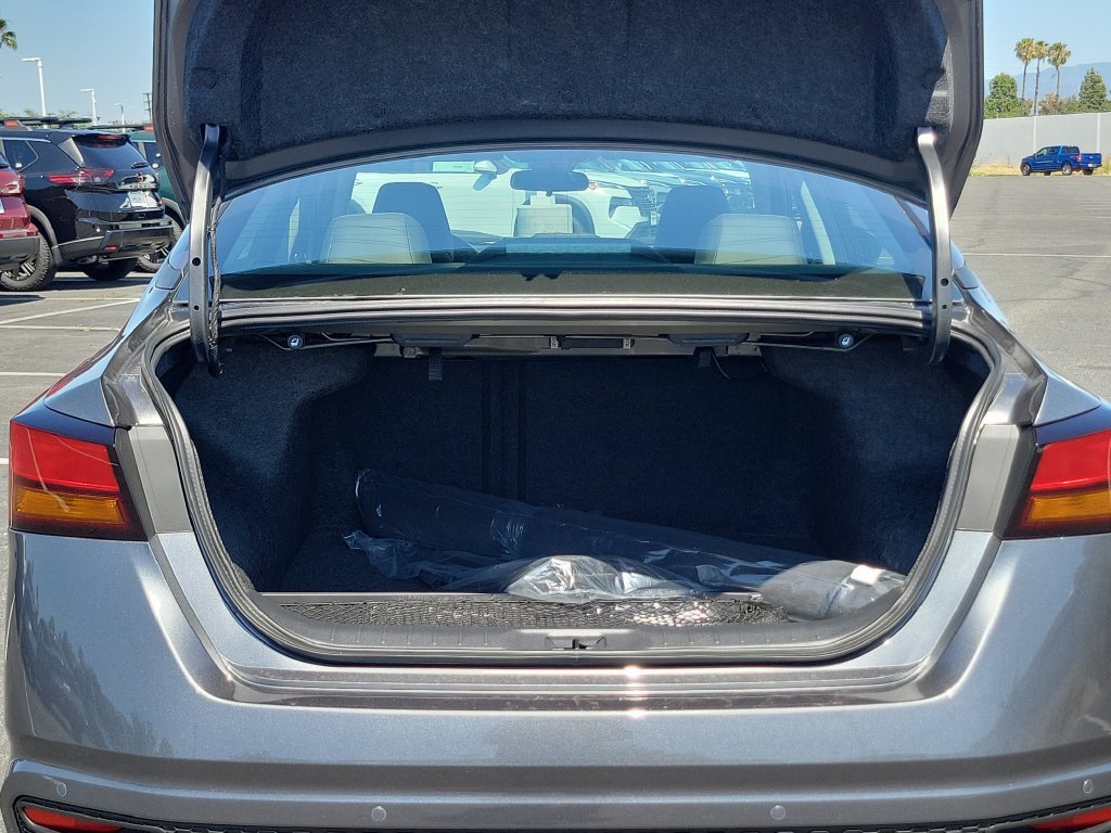 New 2026 Nissan Altima 2.5 SV w/ SV Premium Package FWD image 3
