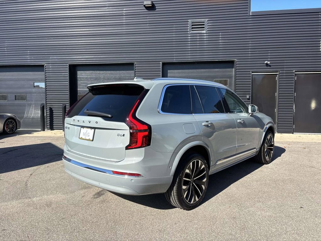 New 2026 Volvo XC90 B6 Plus w/ Protection Package Premier image 7