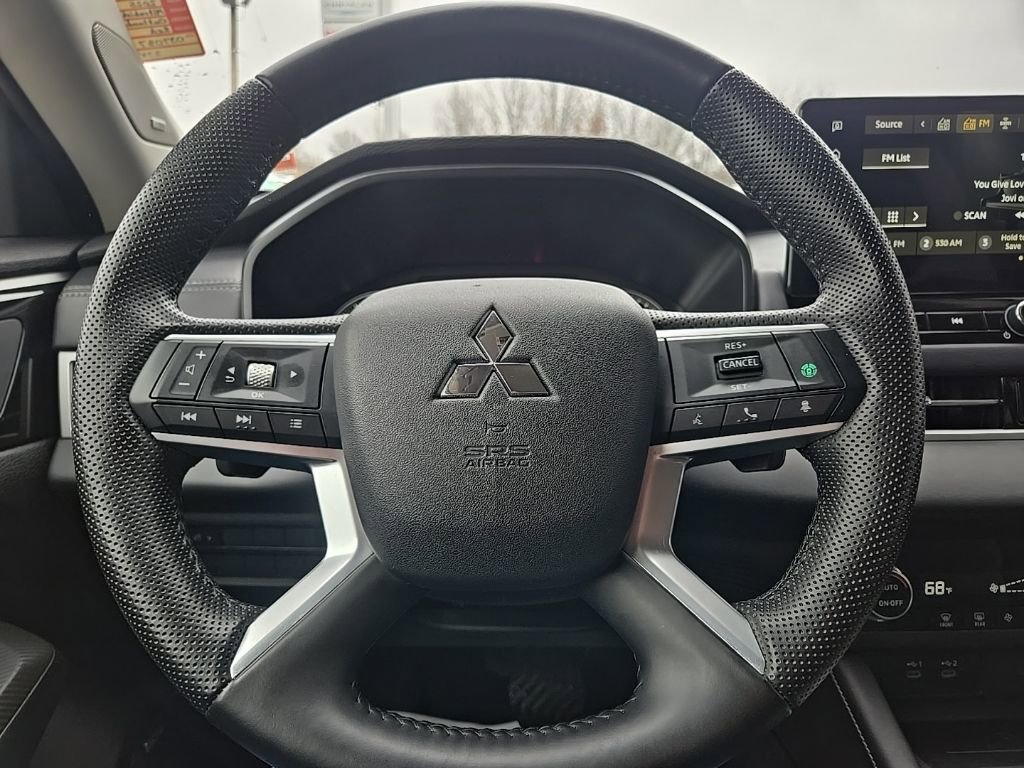 Used 2025 Mitsubishi Outlander SE image 37