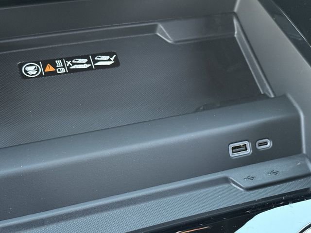 New 2026 Chevrolet Suburban High Country image 18