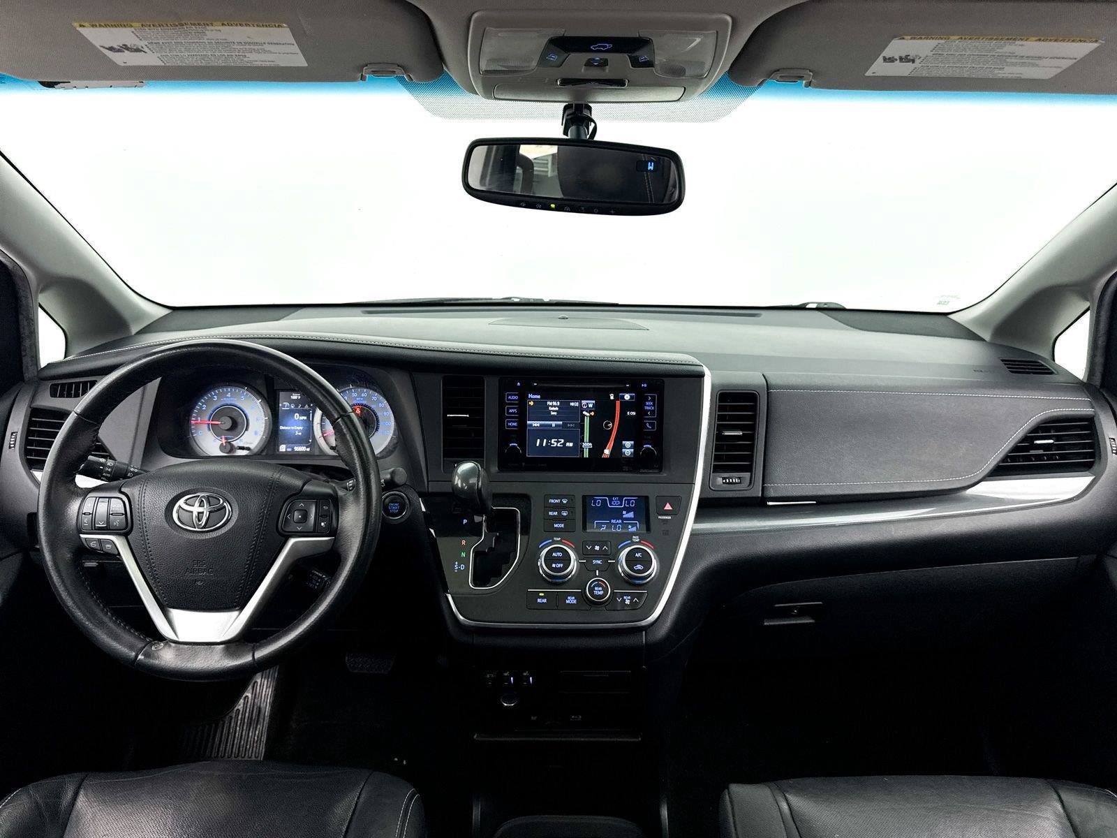 Used 2017 Toyota Sienna SE Premium FWD image 17