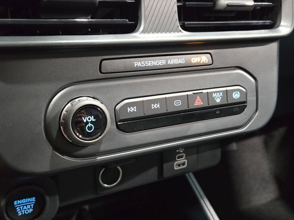 New 2025 Ford Maverick XLT w/ XLT Luxury Package image 27