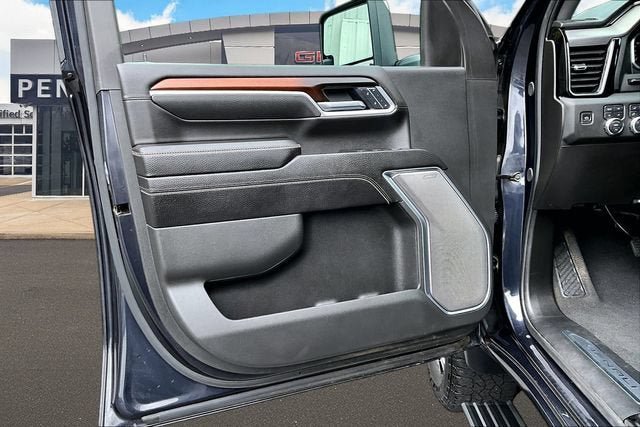 Certified 2025 GMC Sierra 3500 Denali w/ Denali Reserve Package AWD/4WD image 17