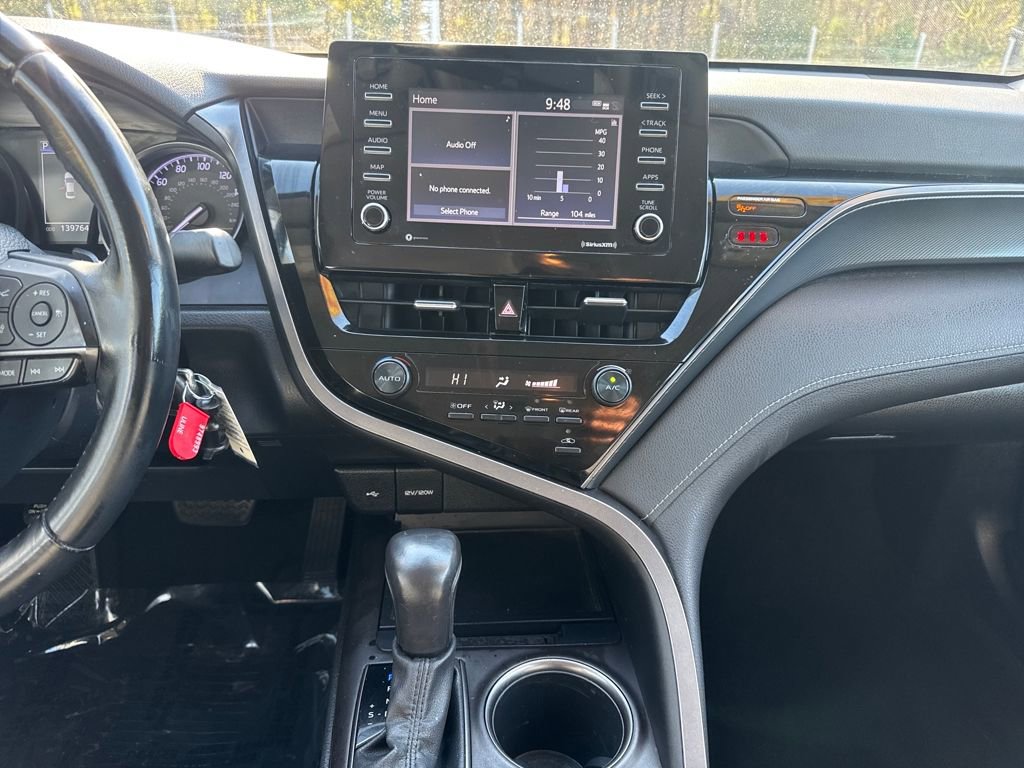 Used 2021 Toyota Camry SE image 30