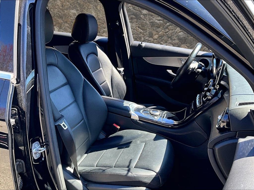 Used 2017 Mercedes-Benz GLC 300 4MATIC image 6