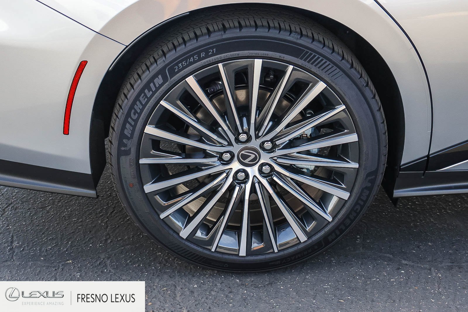 New 2026 Lexus ES 350e w/ Accessory Package (K3) FWD image 8