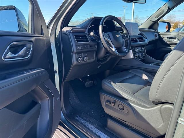 Used 2024 Chevrolet Suburban LT image 13