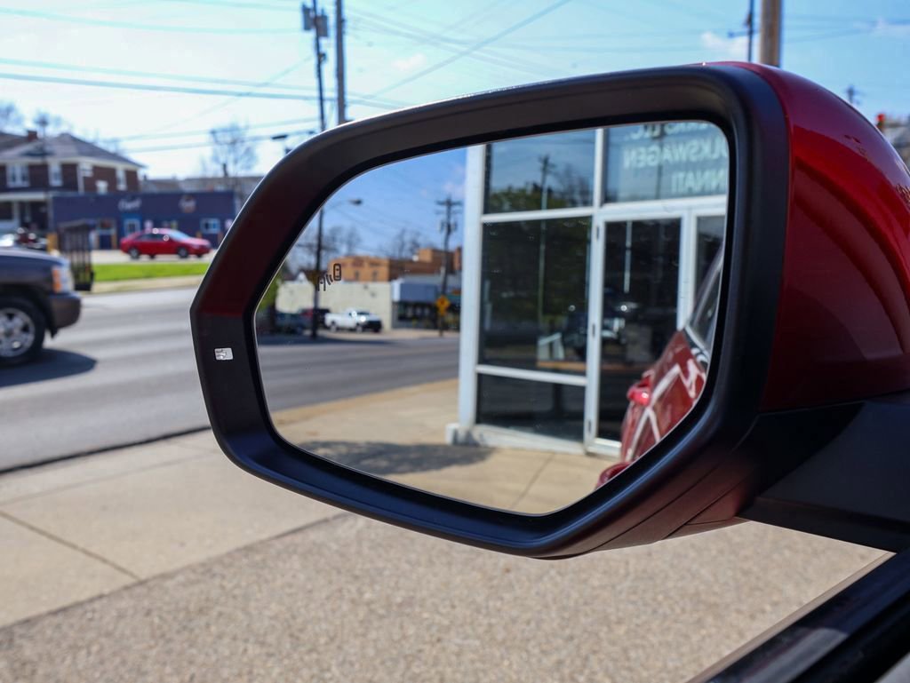Certified 2025 Volkswagen Atlas Cross Sport SE w/ Panoramic Sunroof Package image 26
