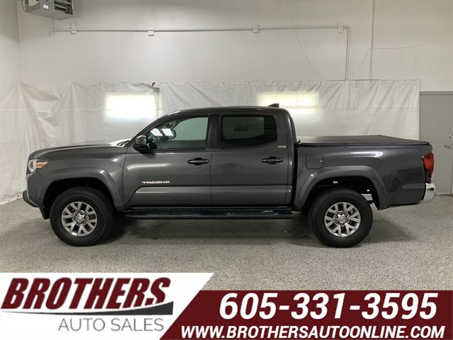 Used 2018 Toyota Tacoma SR5 AWD/4WD image 1