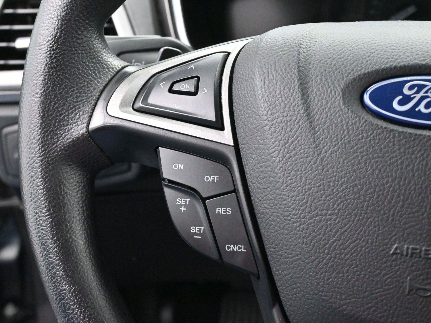 Used 2020 Ford Fusion SE image 19