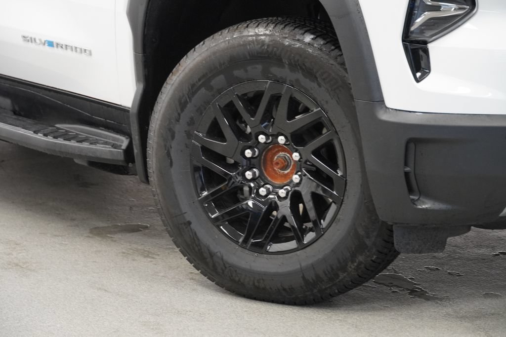 New 2026 Chevrolet Silverado EV LT AWD/4WD image 9