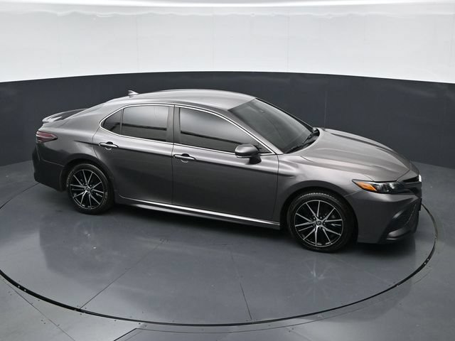 Used 2022 Toyota Camry SE FWD image 32