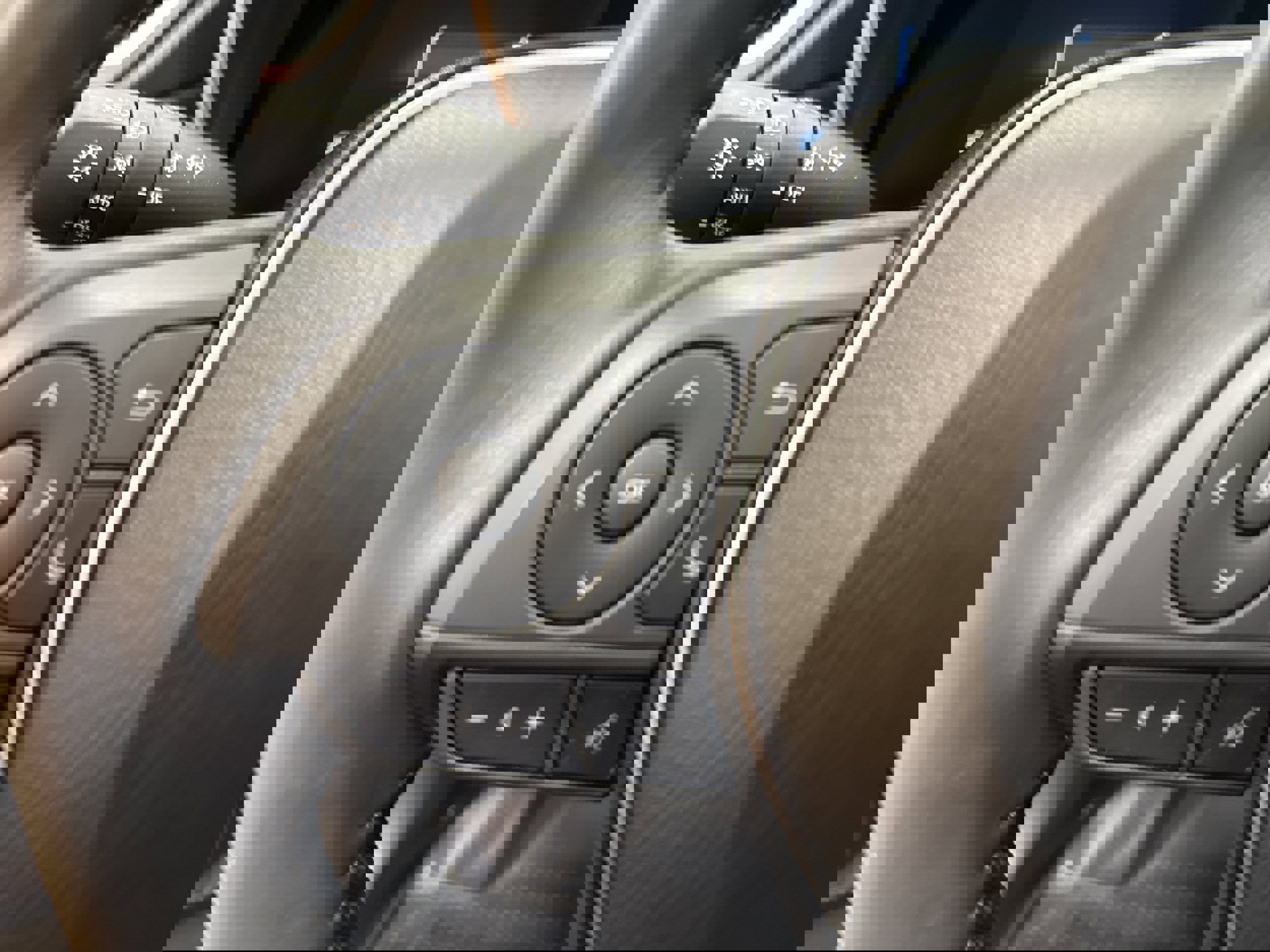 Used 2023 Toyota Corolla Cross XLE w/ Convenience Package image 32