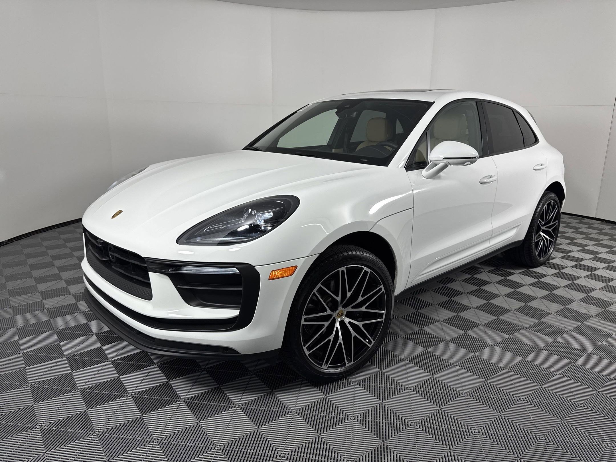 Used 2025 Porsche Macan