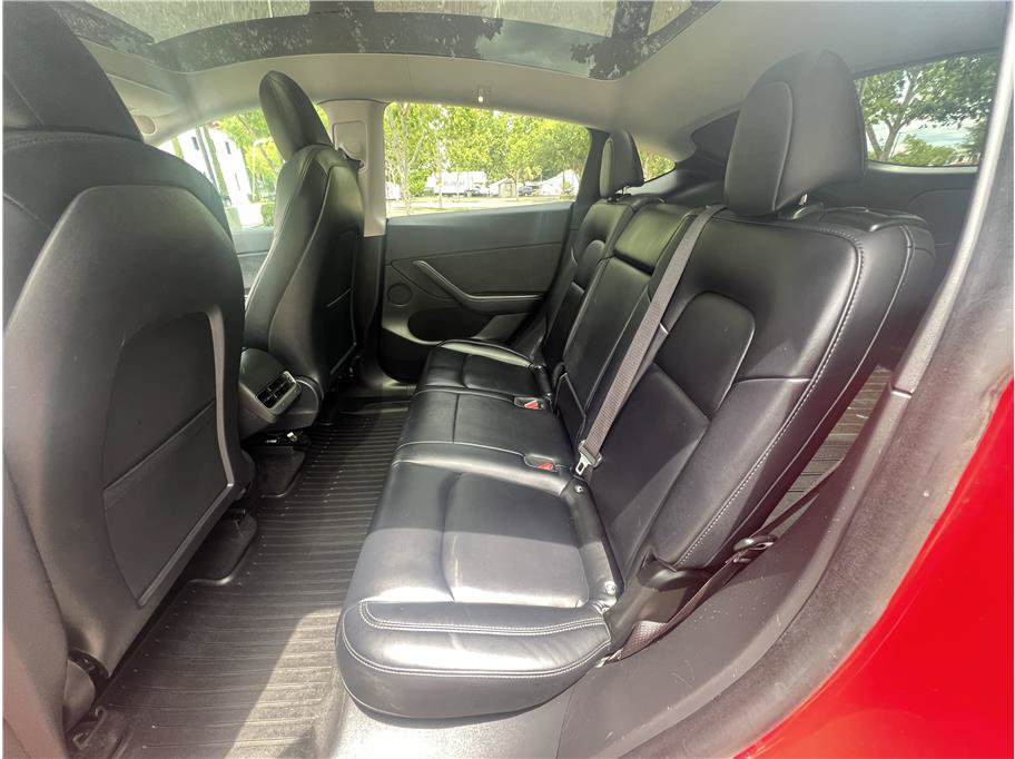 Used 2021 Tesla Model Y Long Range AWD/4WD image 18