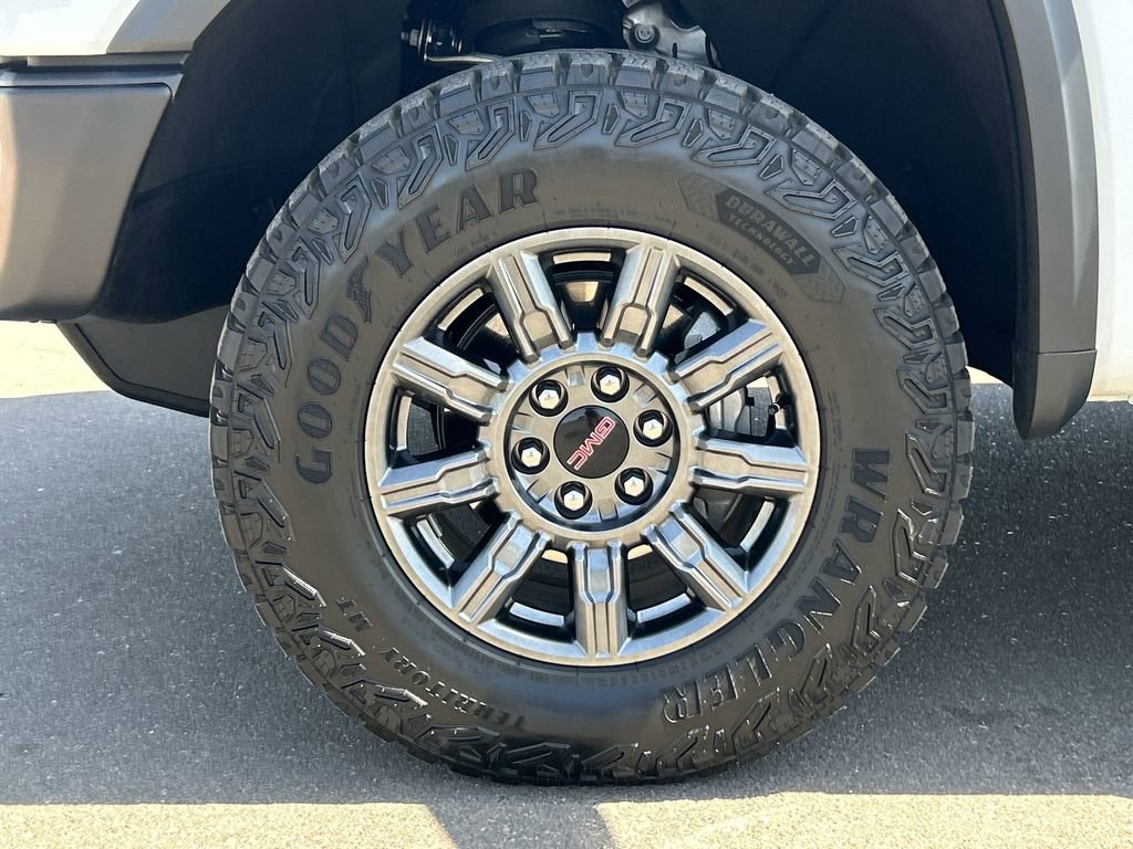 Used 2026 GMC Sierra 1500 AT4X AWD/4WD image 33