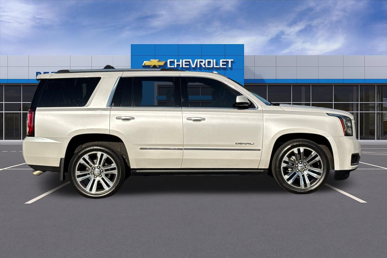 Certified 2018 GMC Yukon Denali w/ Denali Ultimate Package AWD/4WD image 3