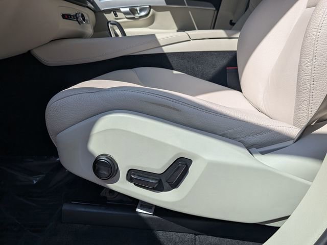 Certified 2023 Volvo XC90 B5 Core w/ Protection Package Premier AWD/4WD image 14