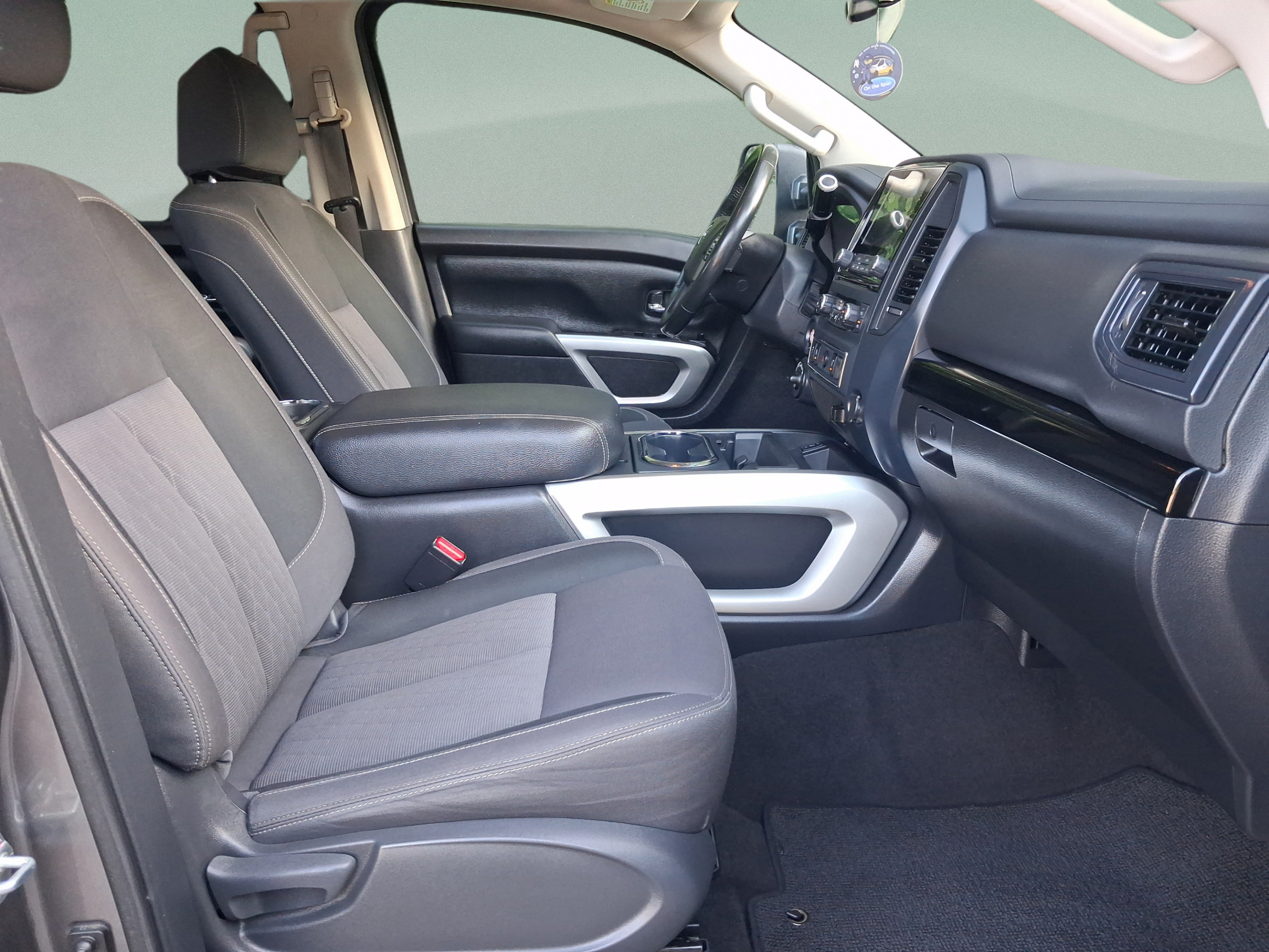 Used 2024 Nissan Titan SV w/ SV Convenience Package AWD/4WD image 32