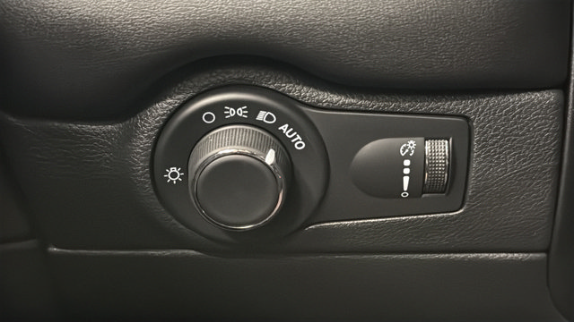 Used 2025 Dodge Durango R/T AWD/4WD image 31