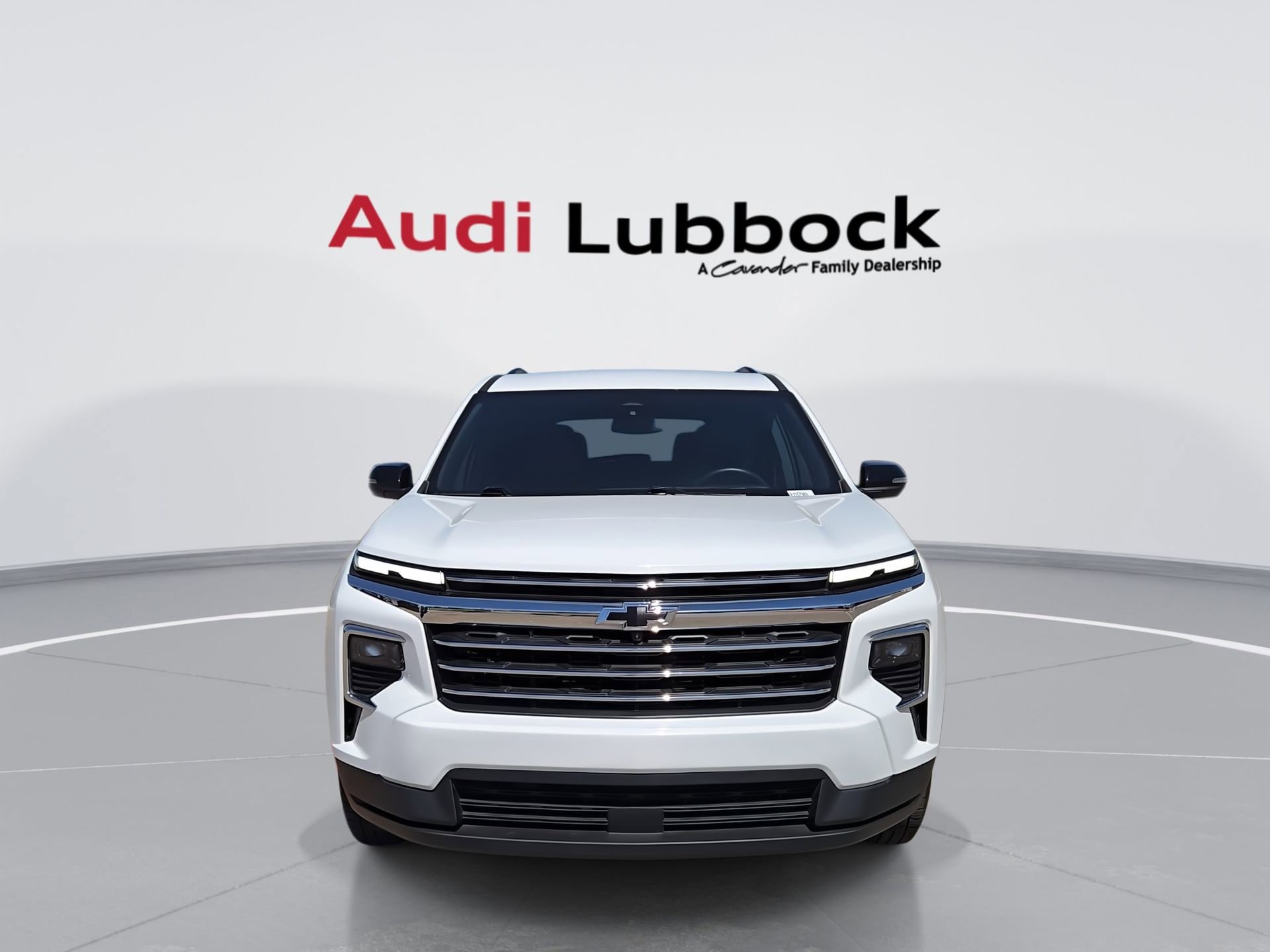 Used 2024 Chevrolet Traverse LT FWD image 3