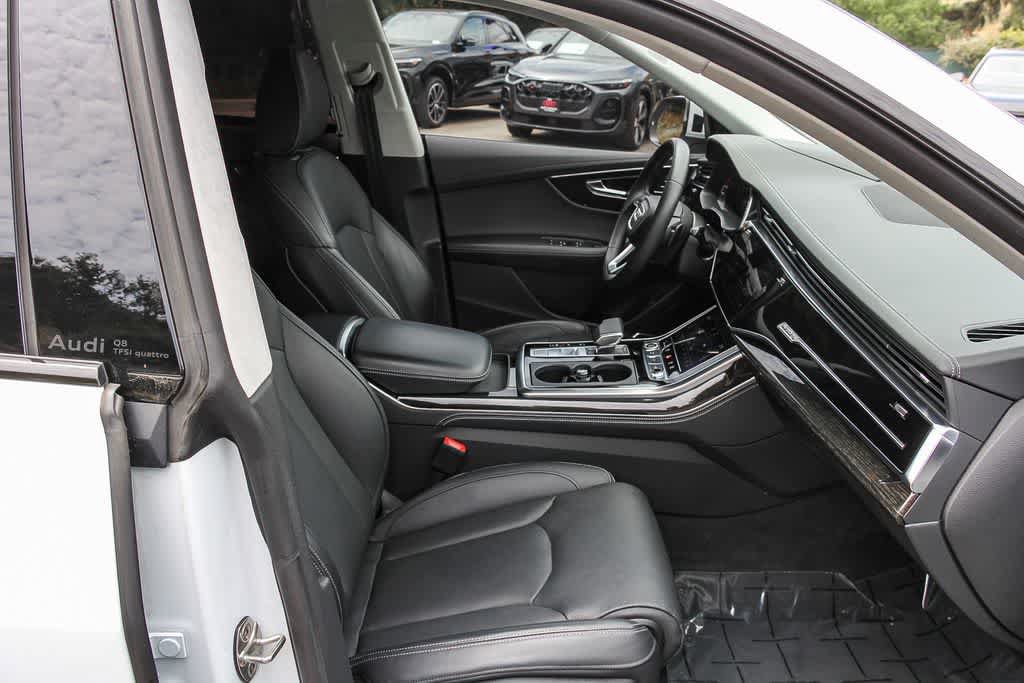 Used 2024 Audi Q8 Prestige w/ Prestige Package AWD/4WD image 18