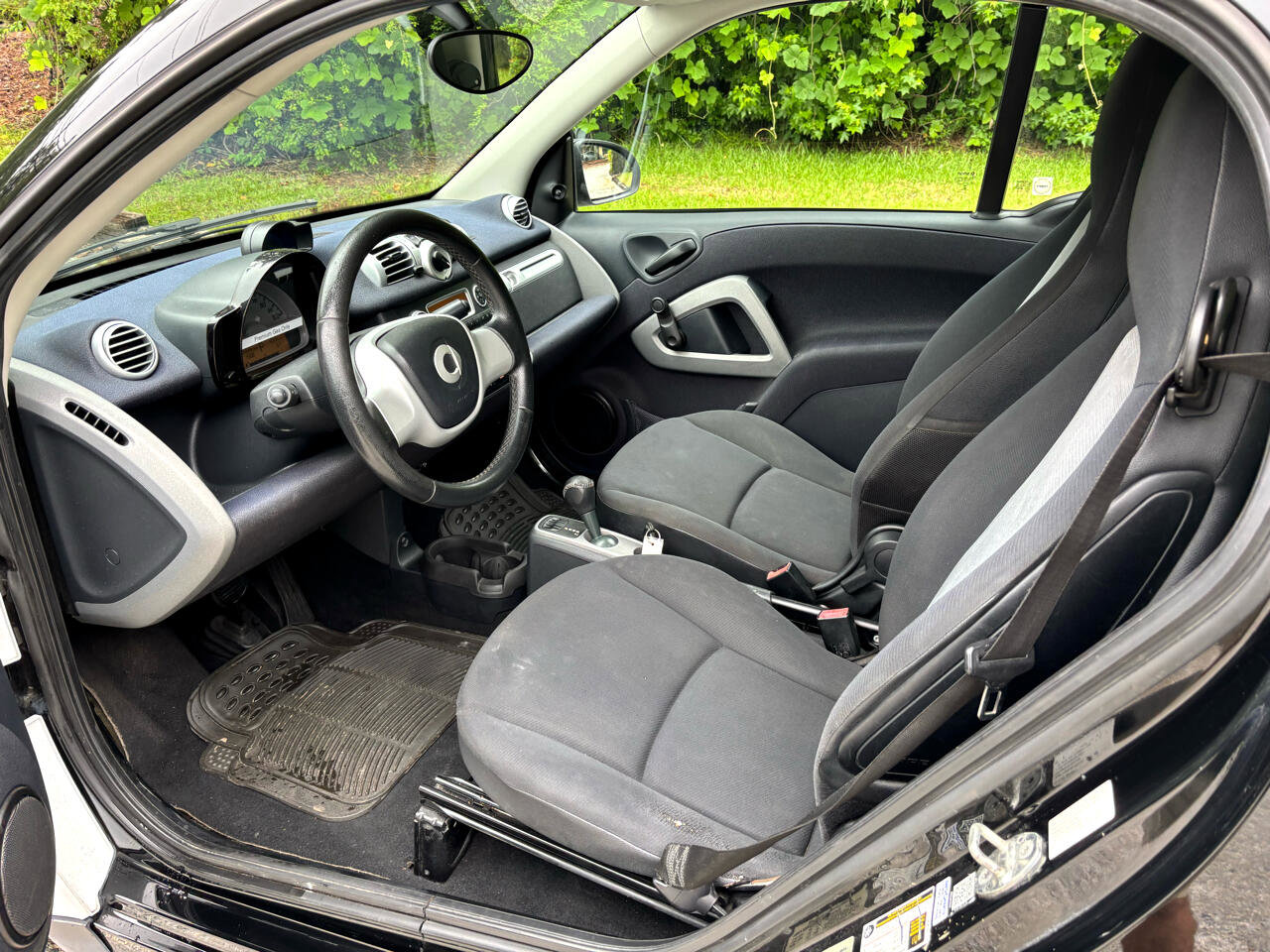 Used 2015 smart fortwo pure image 8