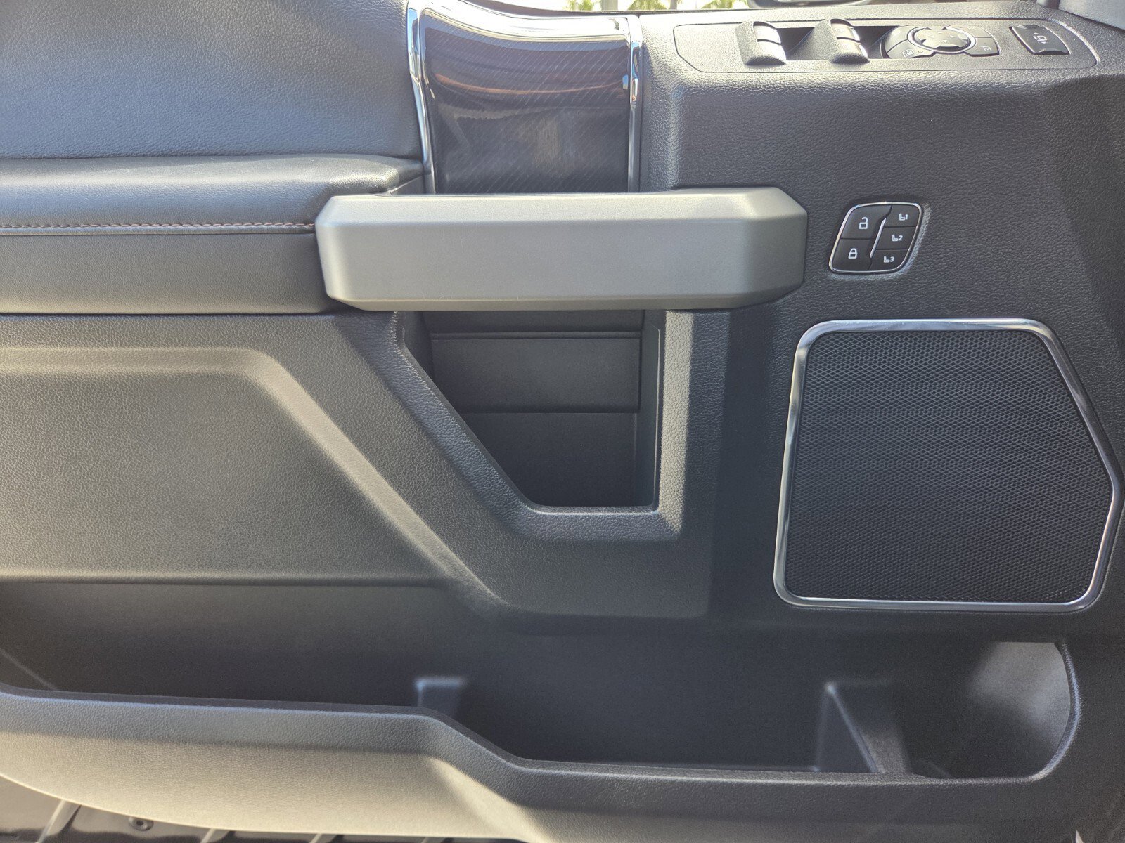 Used 2020 Ford F250 Platinum w/ FX4 Off-Road Package image 21