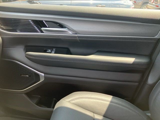 New 2026 Jeep Grand Wagoneer Limited w/ Convenience Group I AWD/4WD image 19