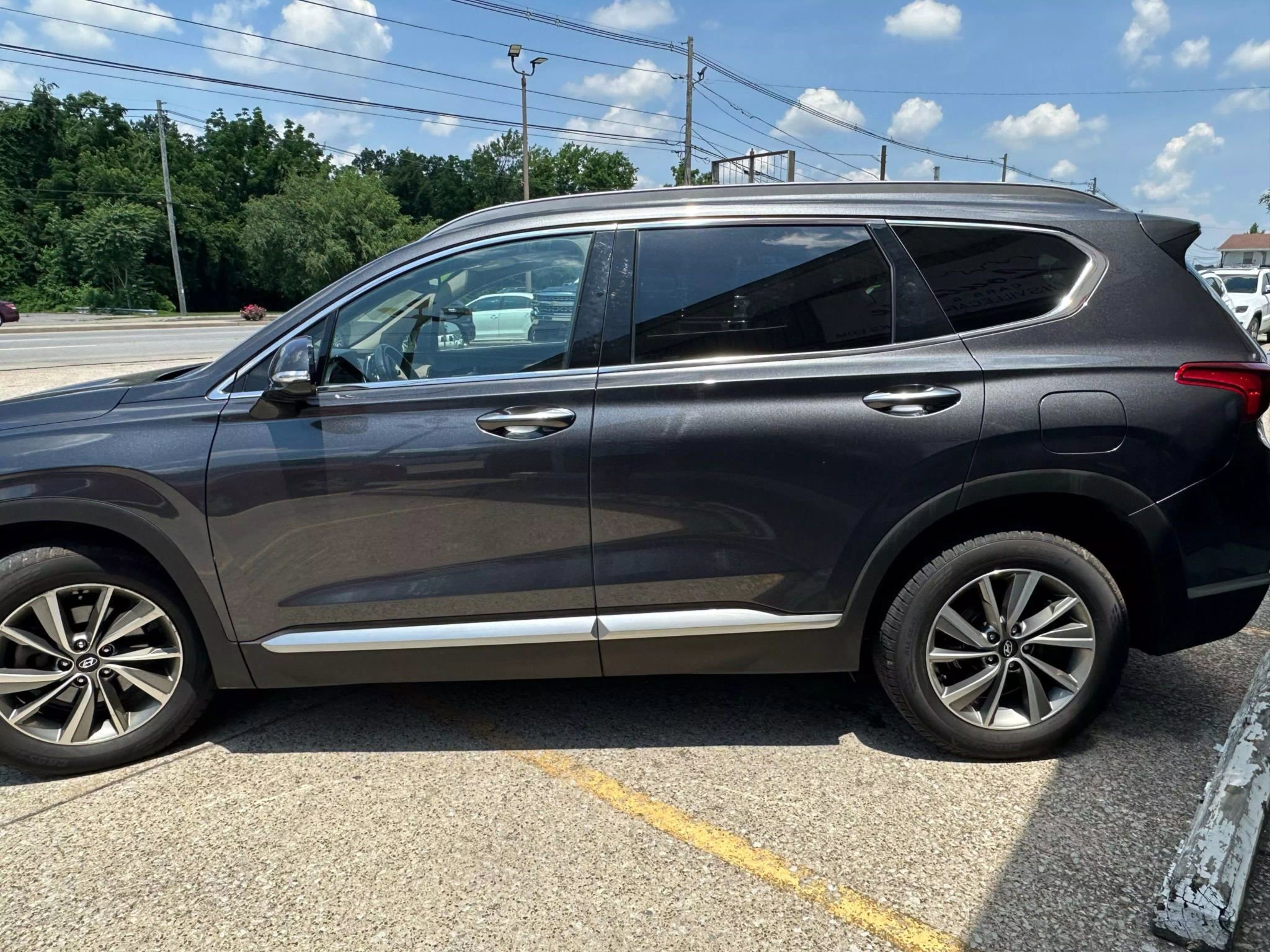 Used 2020 Hyundai Santa Fe SEL w/ Convenience + Premium Package image 4