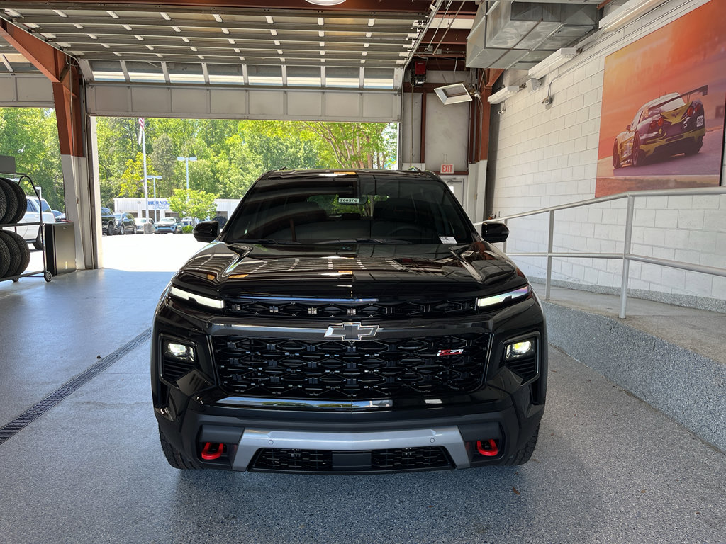 New 2026 Chevrolet Traverse Z71 w/ Enhanced Driving Package AWD/4WD image 2