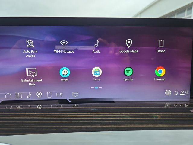 Certified 2025 Cadillac Escalade ESV Premium Luxury w/ Touring Package image 22