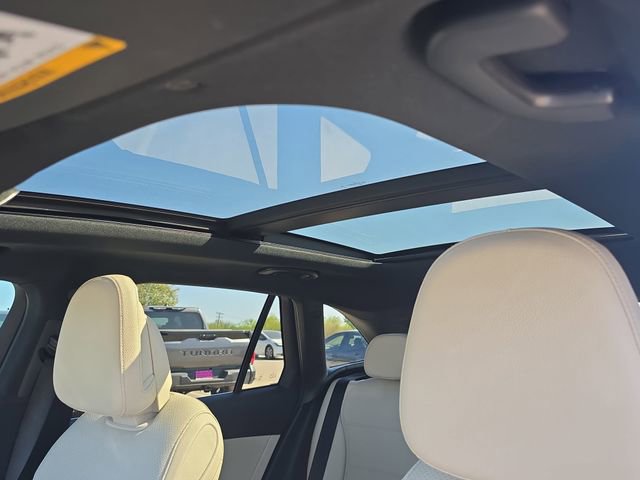 Used 2024 Mercedes-Benz GLC 300 4MATIC image 30