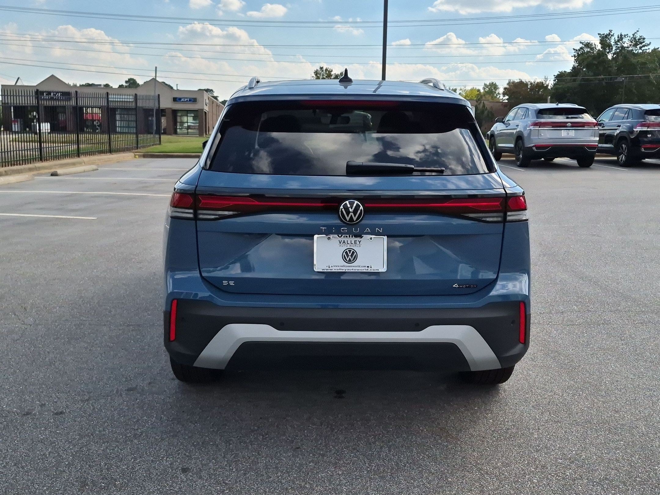 New 2026 Volkswagen Tiguan SE AWD/4WD image 4