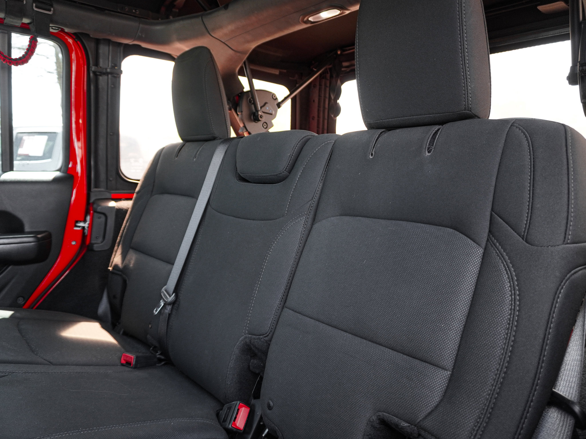 Used 2018 Jeep Wrangler Unlimited Sport S image 27