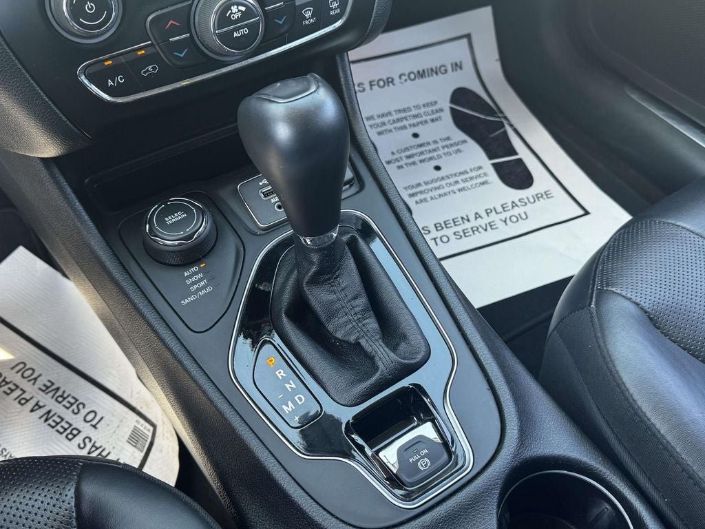 Used 2019 Jeep Cherokee Limited AWD/4WD image 28
