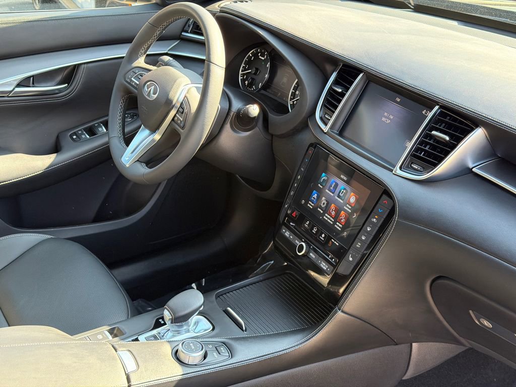 Used 2023 INFINITI QX55 Luxe w/ Cargo Package image 10