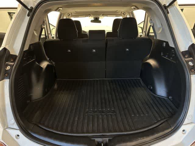 Used 2018 Toyota RAV4 XLE w/ Plus Extra Value Package AWD/4WD image 25
